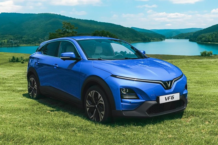 Giá xe điện VinFast VF 6 niêm yết và lăn bánh tháng 10/2025