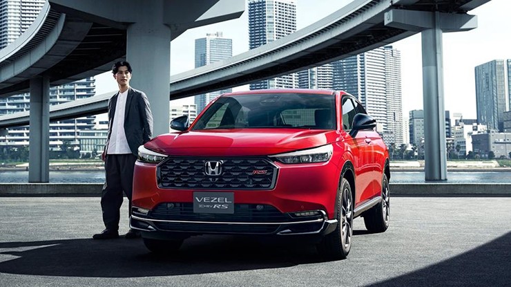 Honda HR-V e:HEV RS 2026 trình làng, thêm dẫn động 4 bánh nhưng bớt "đồ chơi"