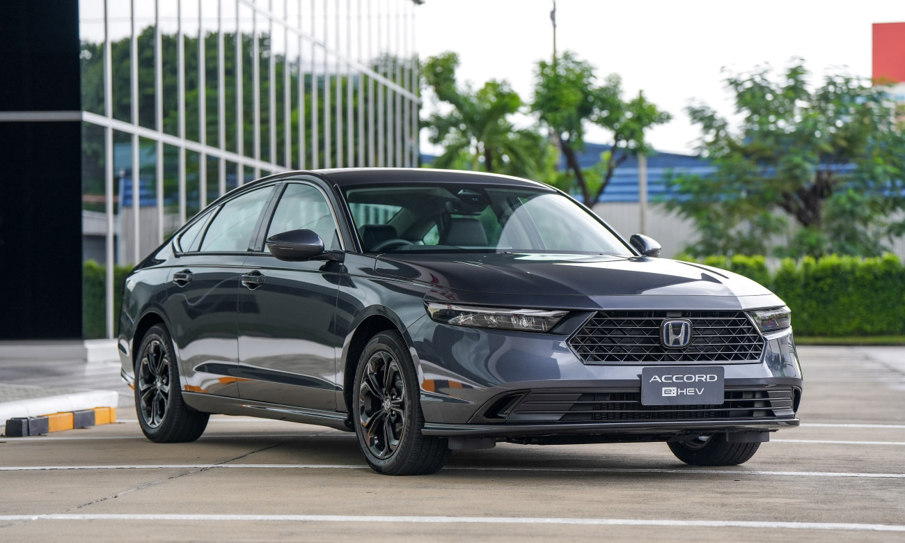 Honda Accord 2025 - sedan hybrid giá từ 45.300 USD