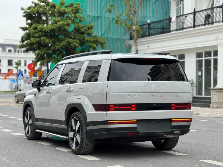 Hyundai Santa Fe sao vẫn hút khách dù có thiết kế “mông phẳng lì”?