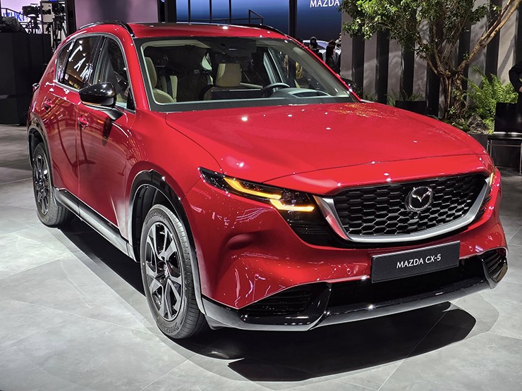 Mazda CX-5 thế hệ mới trình làng, "lột xác" từ trong ra ngoài Mazda CX-5 thế hệ mới trình làng, "lột xác" từ trong ra ngoài