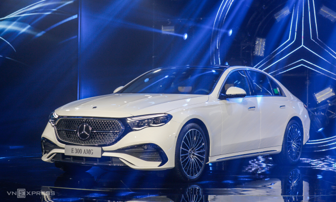 Mercedes E-class thế hệ mới ra mắt, giá cao nhất 3,2 tỷ đồng