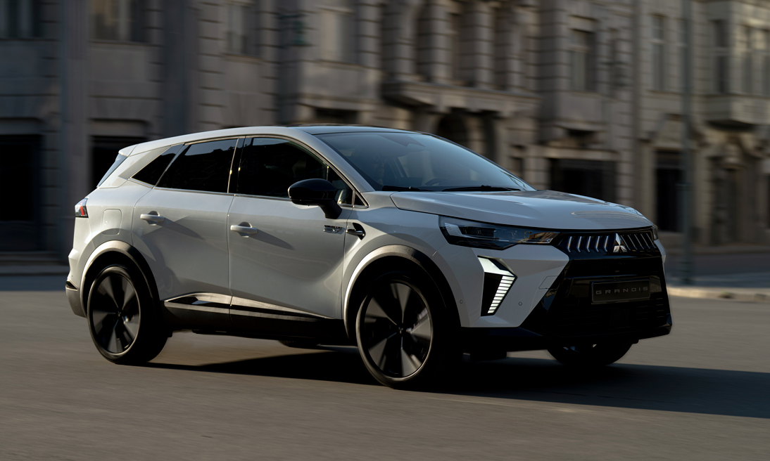 Mitsubishi Grandis tái xuất - từ MPV thành SUV hybrid