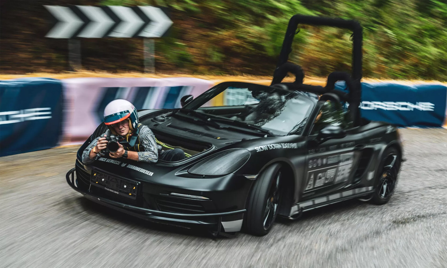 Dùng Porsche Boxster làm xe quay phim