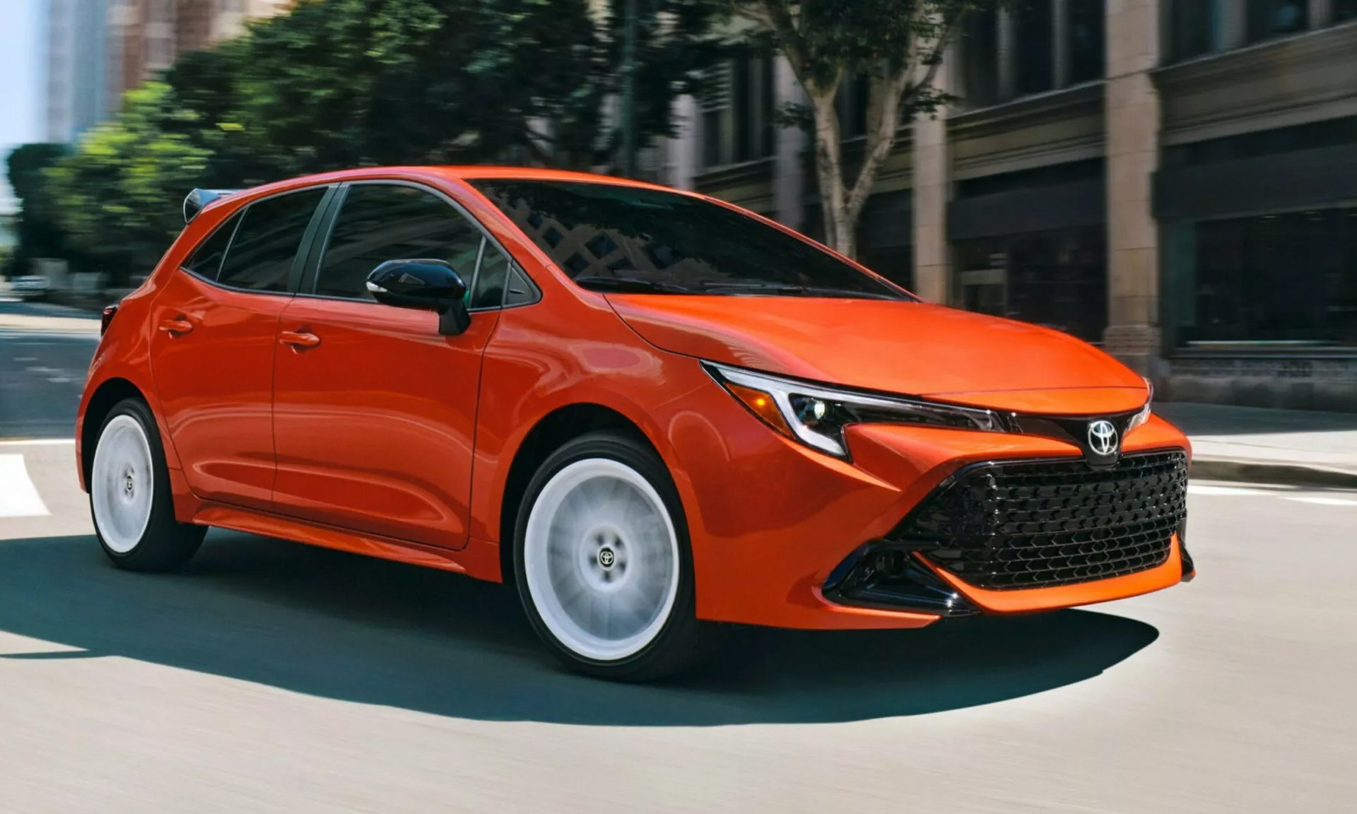 Toyota Corolla hatchback 2026 tăng độ an toàn, thêm bản FX