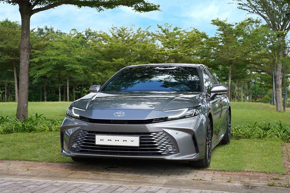 Trải nghiệm sang trọng theo “phong cách xanh” với Toyota Camry HEV
