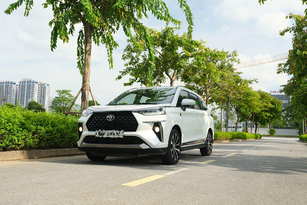 Veloz Cross khuyến mại lớn tháng cuối năm 2025