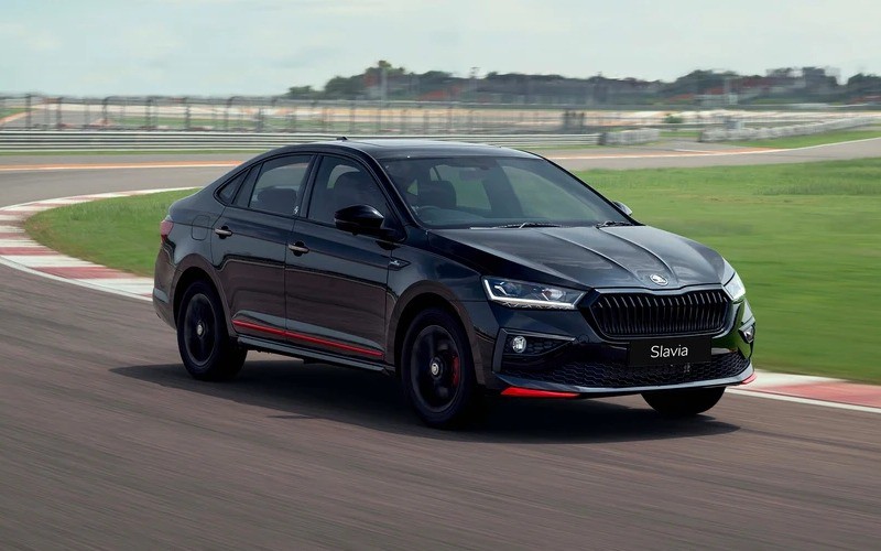 Xe sedan mới thiết kế thể thao, nhiều trang bị hiện đại mà giá ngang xe tầm trung