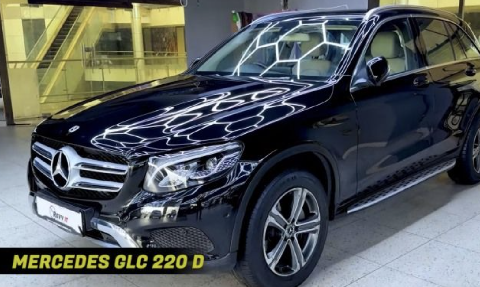 Loạt xe sang Mercedes-Benz, Porsche, Audi có giá bán bằng... xe phổ thông