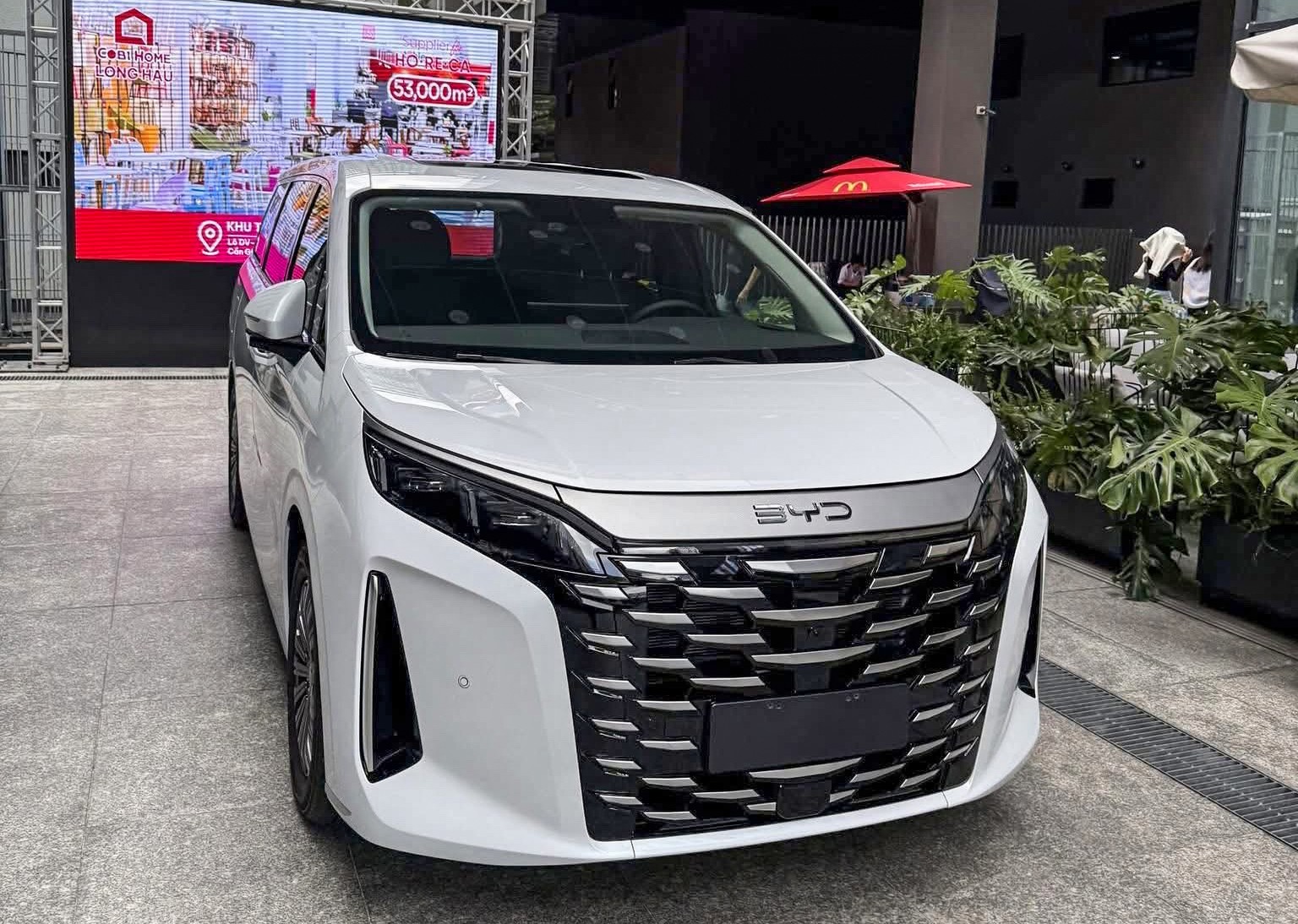 Thêm mẫu xe MPV mới về VN, KIA Carnival thêm đối thủ mới