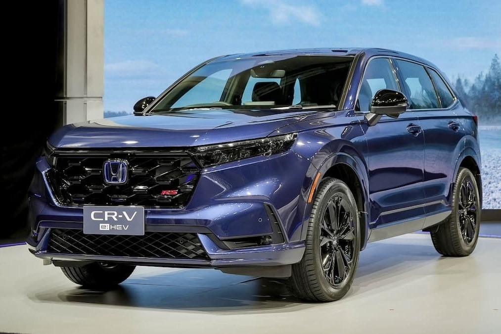 Loạt xe hybrid ăn khách đang được ưu đãi 'khủng' trong tháng 8