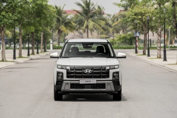 “Ngụy trang” kiểu Creta: Chủ nhân hóa “bóng ma” an toàn giữa phố đông