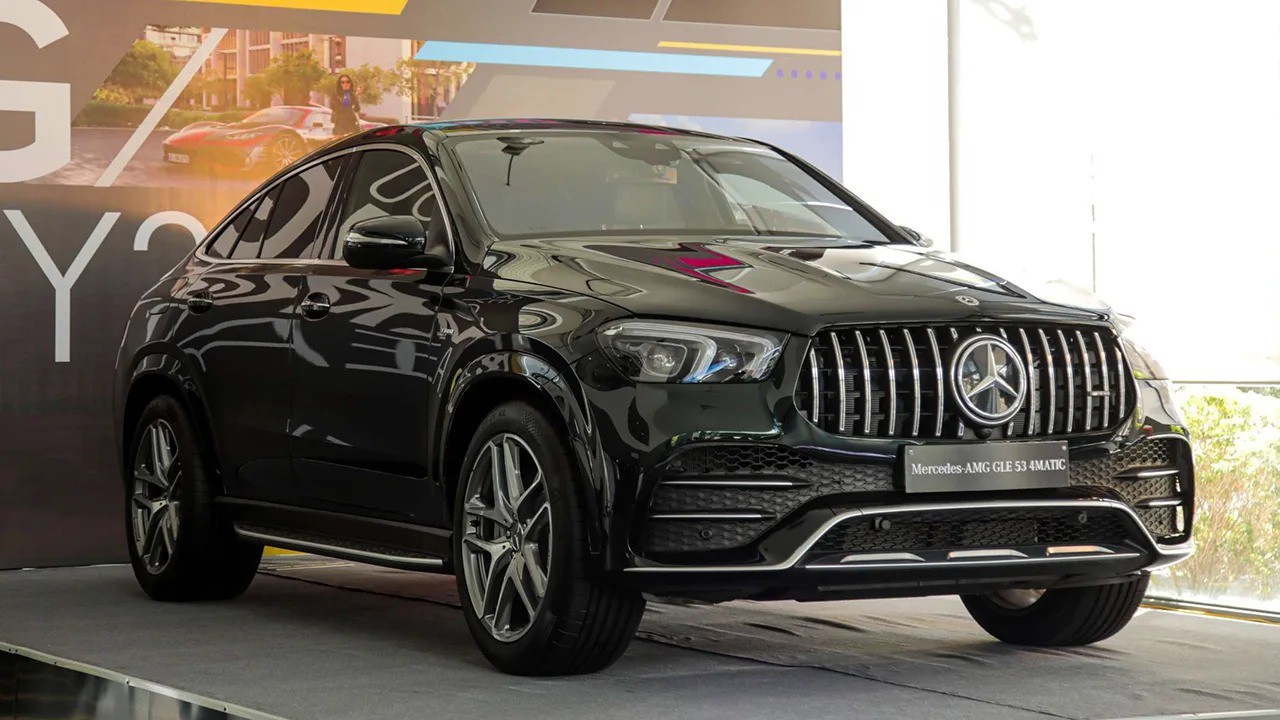 Dọn kho xe VIN 2022, Mercedes-AMG GLE 53 giảm giá gần 2 tỷ đồng