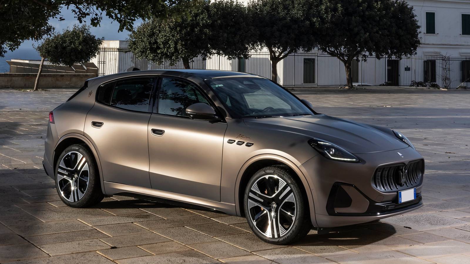 Maserati Grecale thuần điện mới sắp có mặt tại Việt Nam
