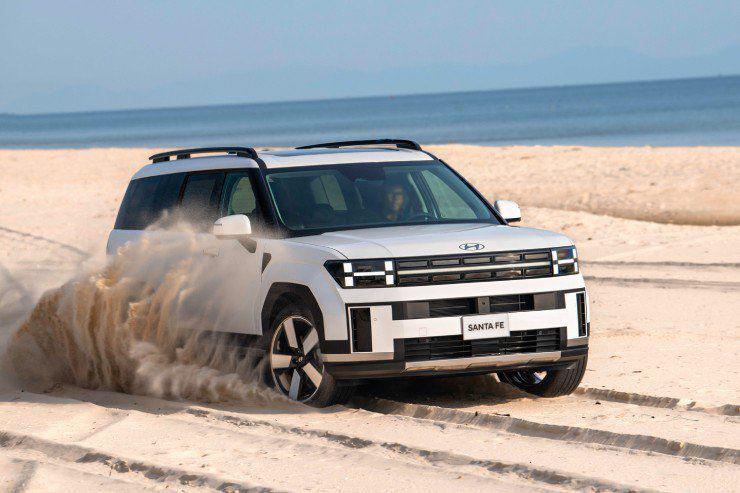 "SUV của ông chú" nhưng giới trẻ cũng mê, SantaFe 2025 đối mặt thách thức