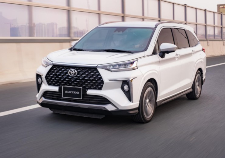 Chọn Toyota Veloz Cross hay Honda BR-V trong tầm giá 600-800 triệu đồng?