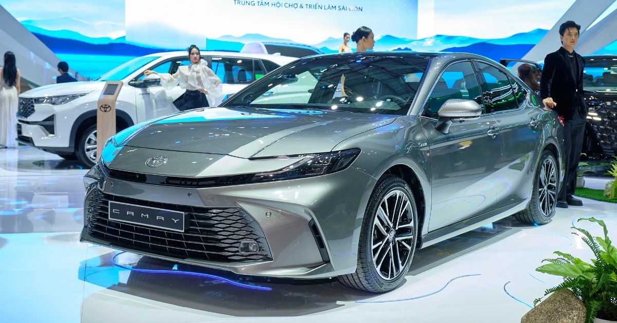 Bản cao nhất của Toyota Camry 2024 có gì để xứng với mức giá 1,5 tỷ đồng?