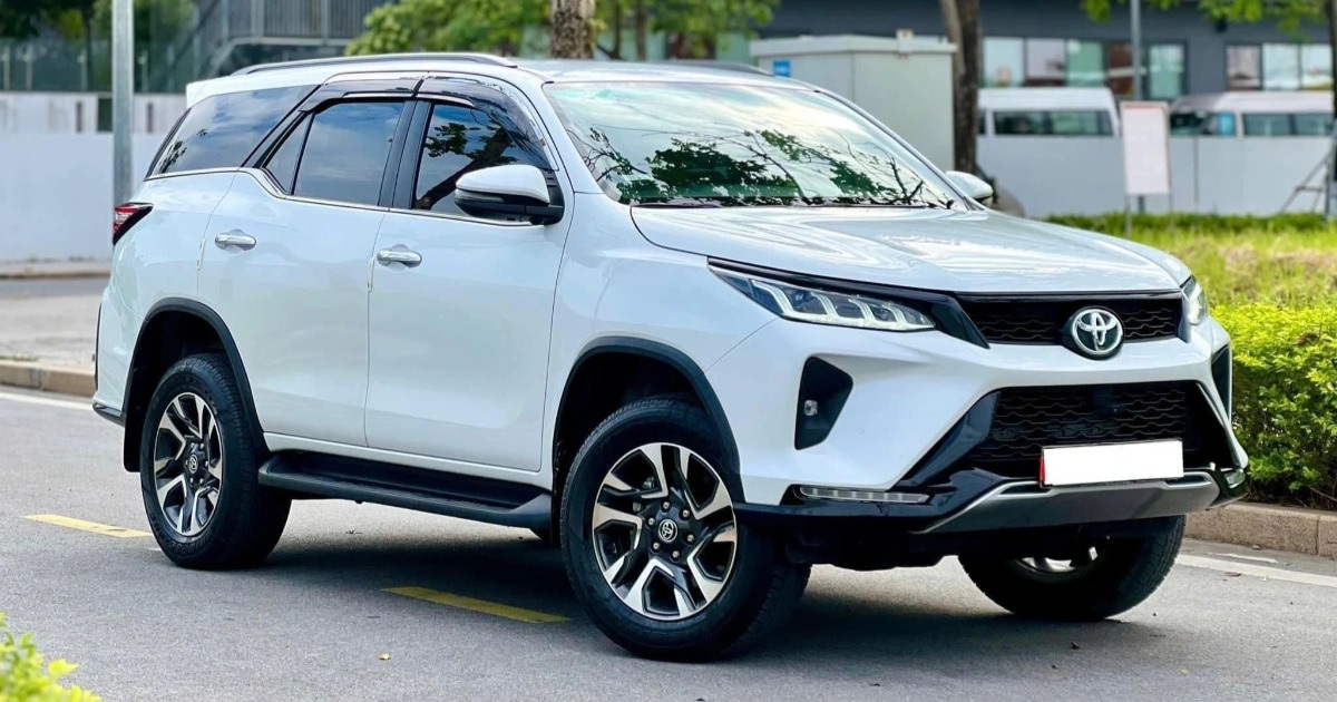 Fortuner sắp bổ sung bản mới tại Việt Nam, tham vọng thêm sức đấu Everest