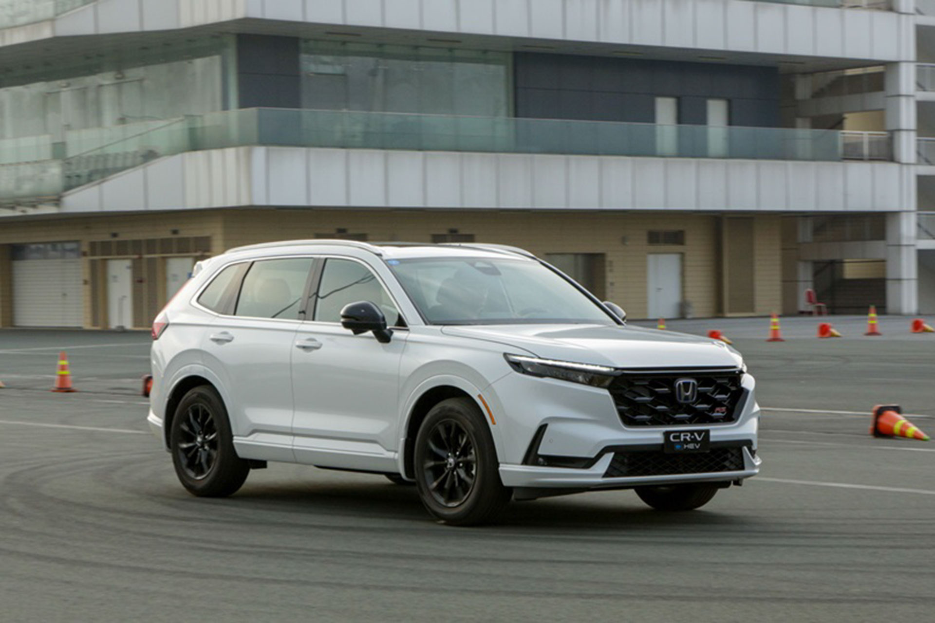 Chuyên gia chỉ ra lý do khiến xe hybrid khó sửa và tốn kém