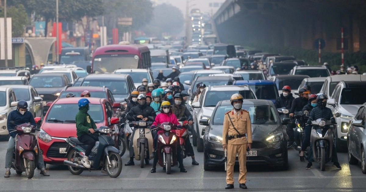 Chưa khi nào người dân tuân thủ giao thông thế này, tắc đường chút có sao?