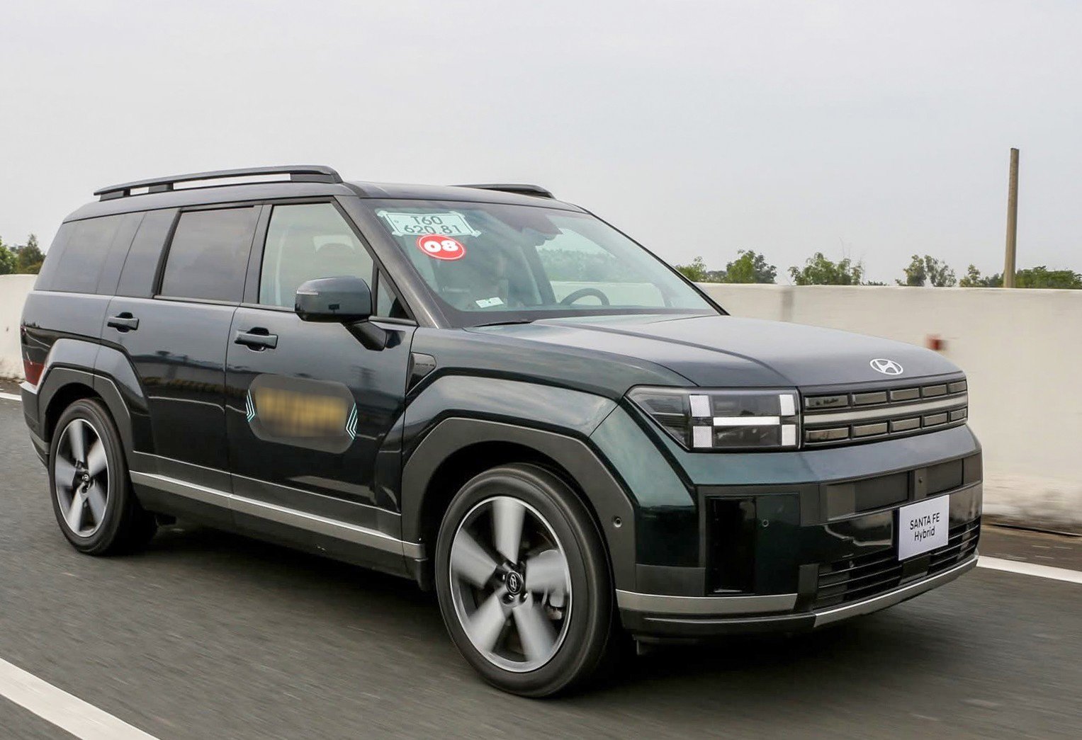 Đại lý Hyundai nhận cọc dòng xe SantaFe Hybrid mới