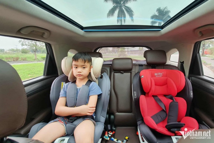 Bỏ quy định taxi và xe công nghệ phải lắp ghế trẻ em, cánh tài xế 'thở phào'