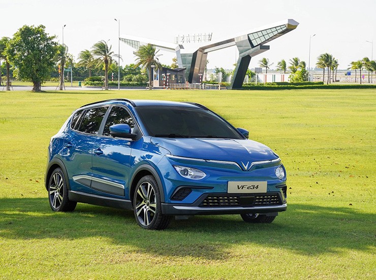 Giá xe điện VinFast VF e34 mới nhất tháng 9/2025