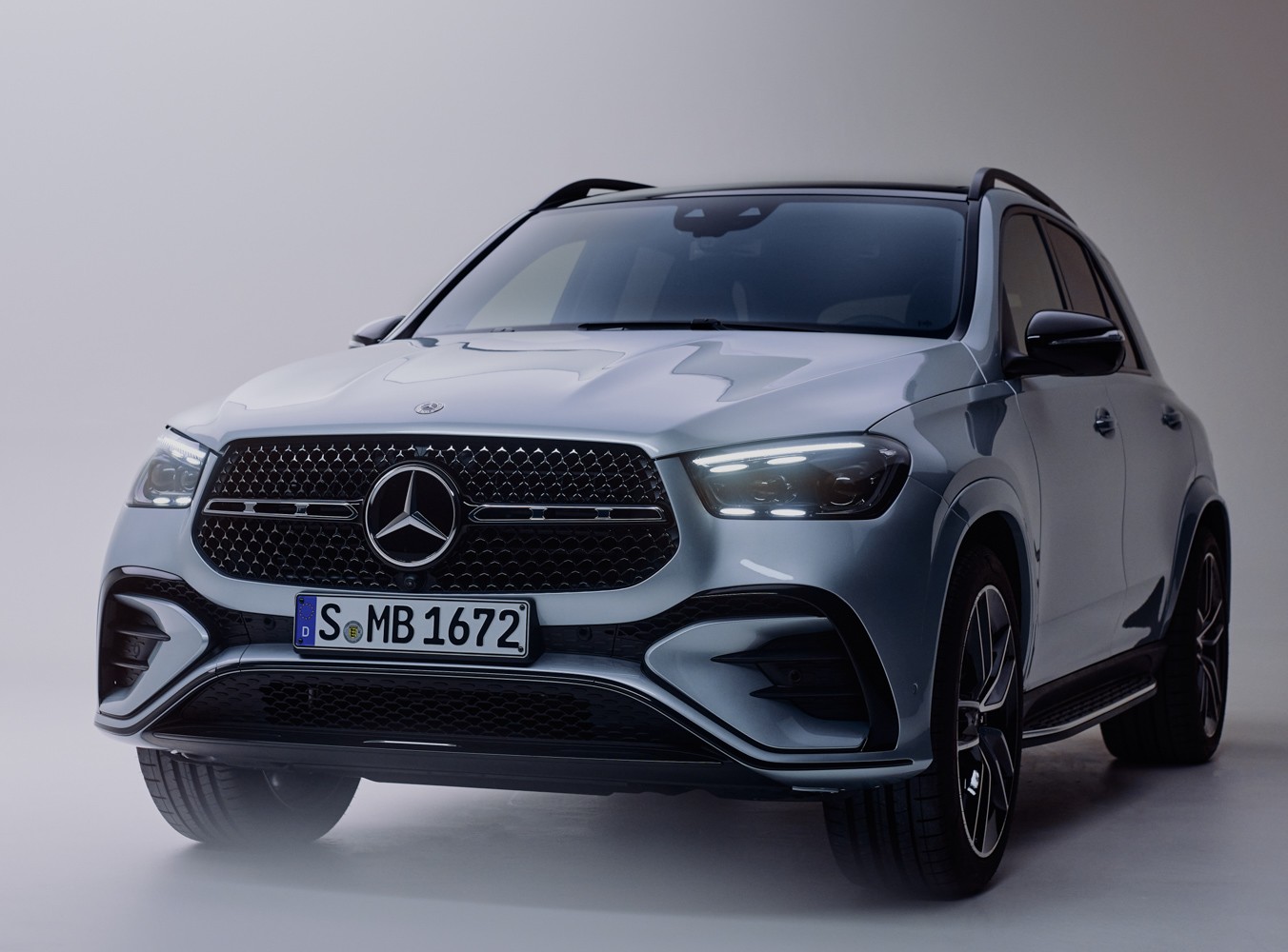 Mercedes-Benz GLE 400 e 4MATIC mẫu xe PHEV đầu tiên về thị trường Việt Nam