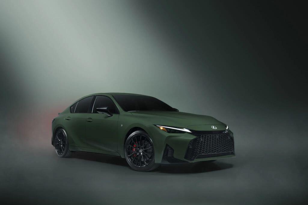 Lexus tung ra phiên bản giới hạn cho dòng xe IS