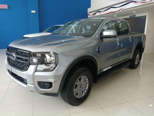 Ford Ranger XLS 4X2 AT đủ màu giao ngay, ưu đãi tốt