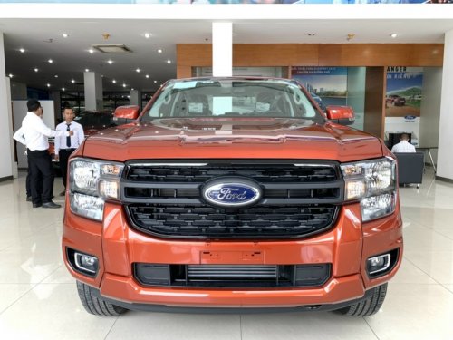 Ford Ranger XLS 4X2 MT ưu đãi đến 40 triệu