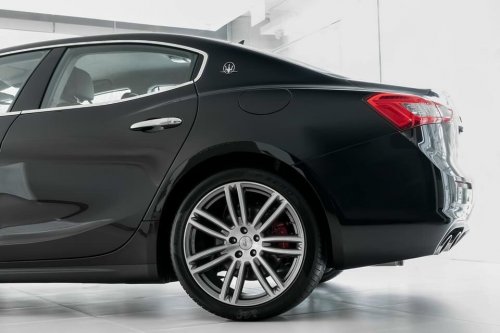 Bán xe Maserati Ghibli màu đen chính hãng